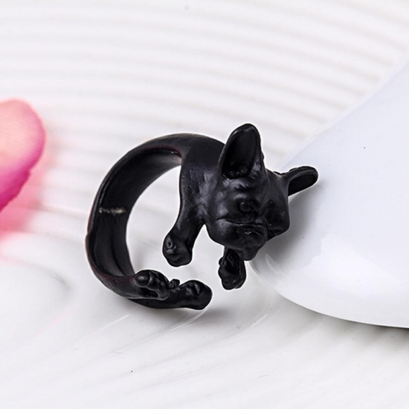 Jewelry - 50% OFF Wrap Around Black Dog Ring